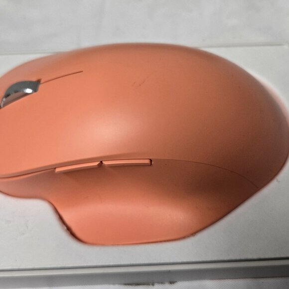 Microsoft Bluetooth Wireless Mouse (Peach) - Picture 2 of 5